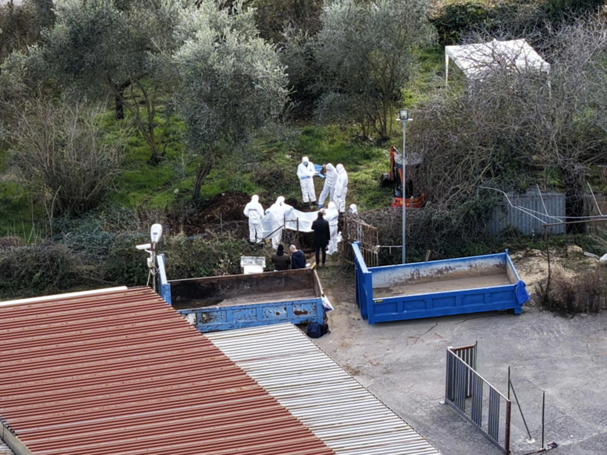 Federica Torzullo, la tomba: "Ghiaia per i liquami, come al cimitero". L'orrore del marito