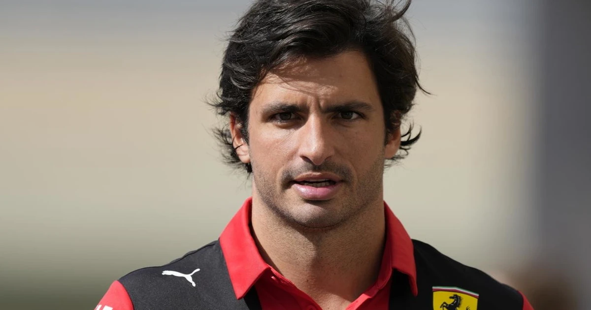 Sainz, "piccolo malore": riaccompagnato in albergo, cos'è successo