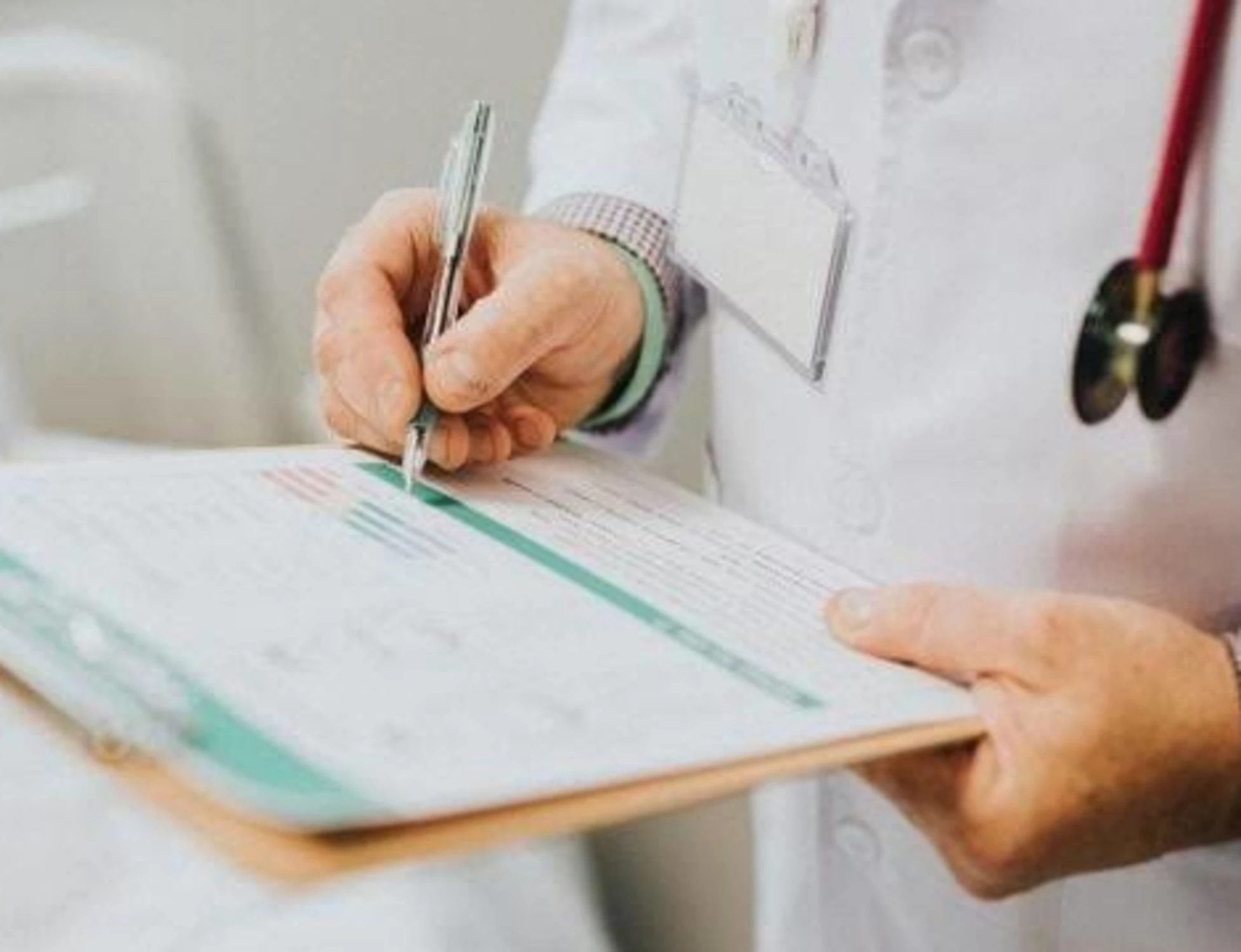 Malattia, le nuove regole: validità del certificato in azienda, cambia tutto