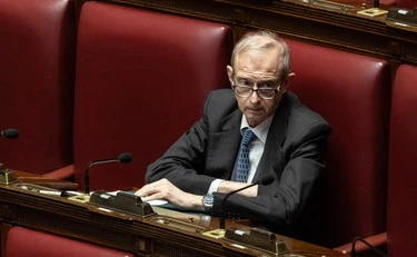 https://media.liberoquotidiano.it/PlKzPoS3_4rZzMpyu2EiUNVRlGKrE0hooZevFlchfU4/width:800/quality:90/aW1hZ2VzLzIwMjYvMDYvMDYvMTAzMjU0OTg5LWI5YmRhZTk1LWNhMTMtNDEwZi1iMjIyLWUzZDEzMWI3OWY2Yy5qcGc.webp