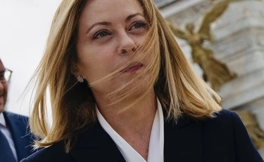 Giorgia Meloni: "Vado ma non ritiro la scheda": referendum, sinistra muta