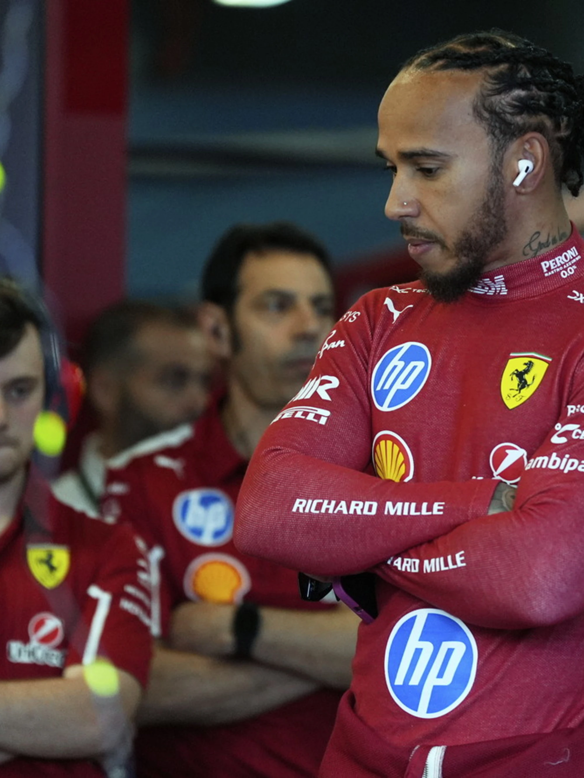 Lewis Hamilton, clamoroso: subito scontro con la Ferrari. "Pensavo di aver capito un'altra cosa..."