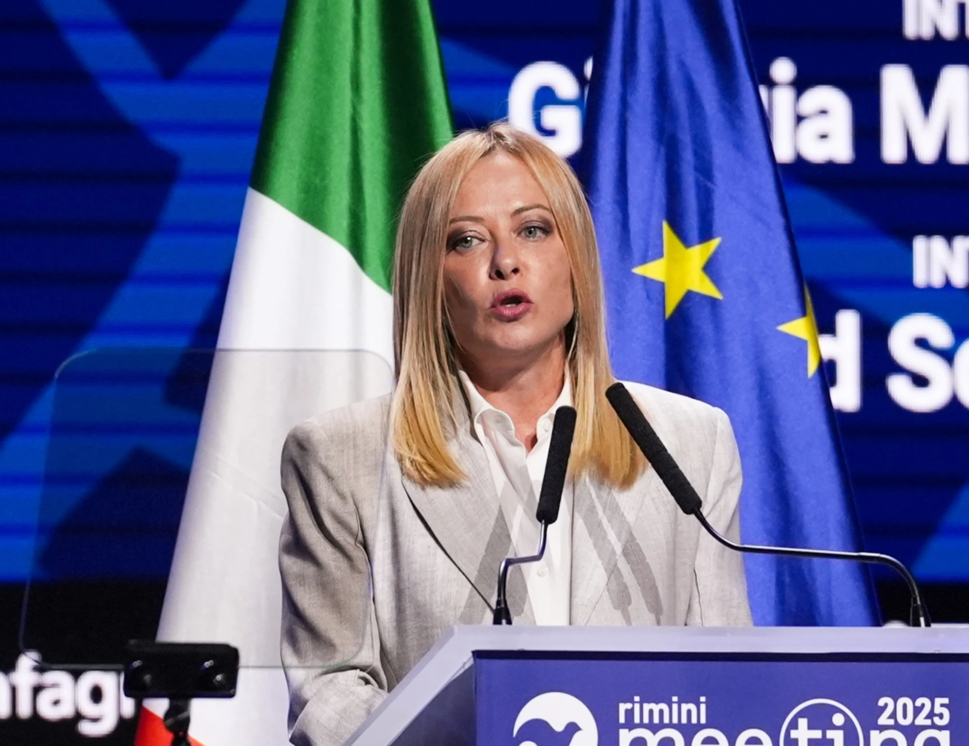 Giorgia Meloni a Rimini, sinistra all'attacco: "Bugiarda", "Come Amelie"