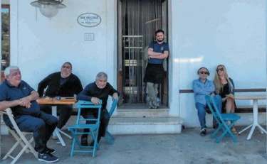 Il bar, ultimo baluardo contro la solitudine