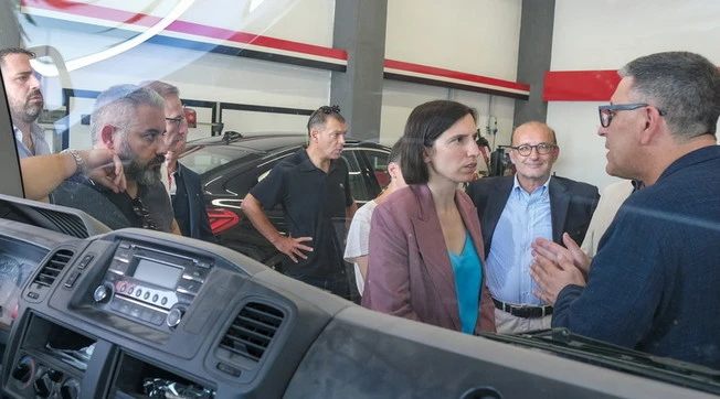Sondaggio, il punto più basso di Elly Schlein: dove arriva la Meloni