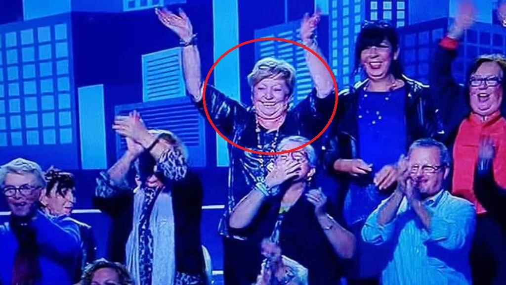 Caduta Libera, la pensionata pazza di Gerry Scotti: il gesto clamoroso in diretta tv