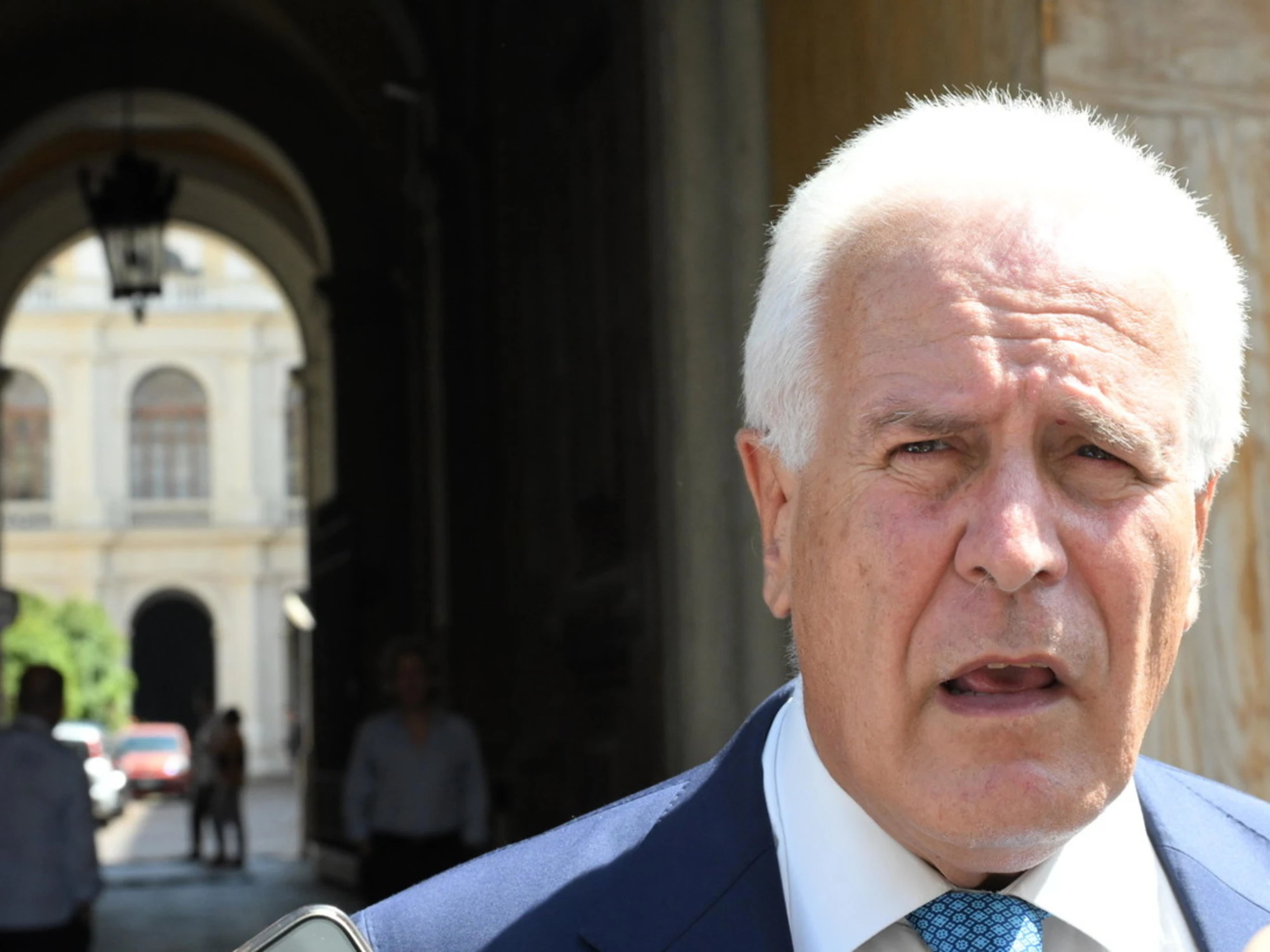 Come rosica Giani: Meloni abolisce il bollo? Lui perde la testa