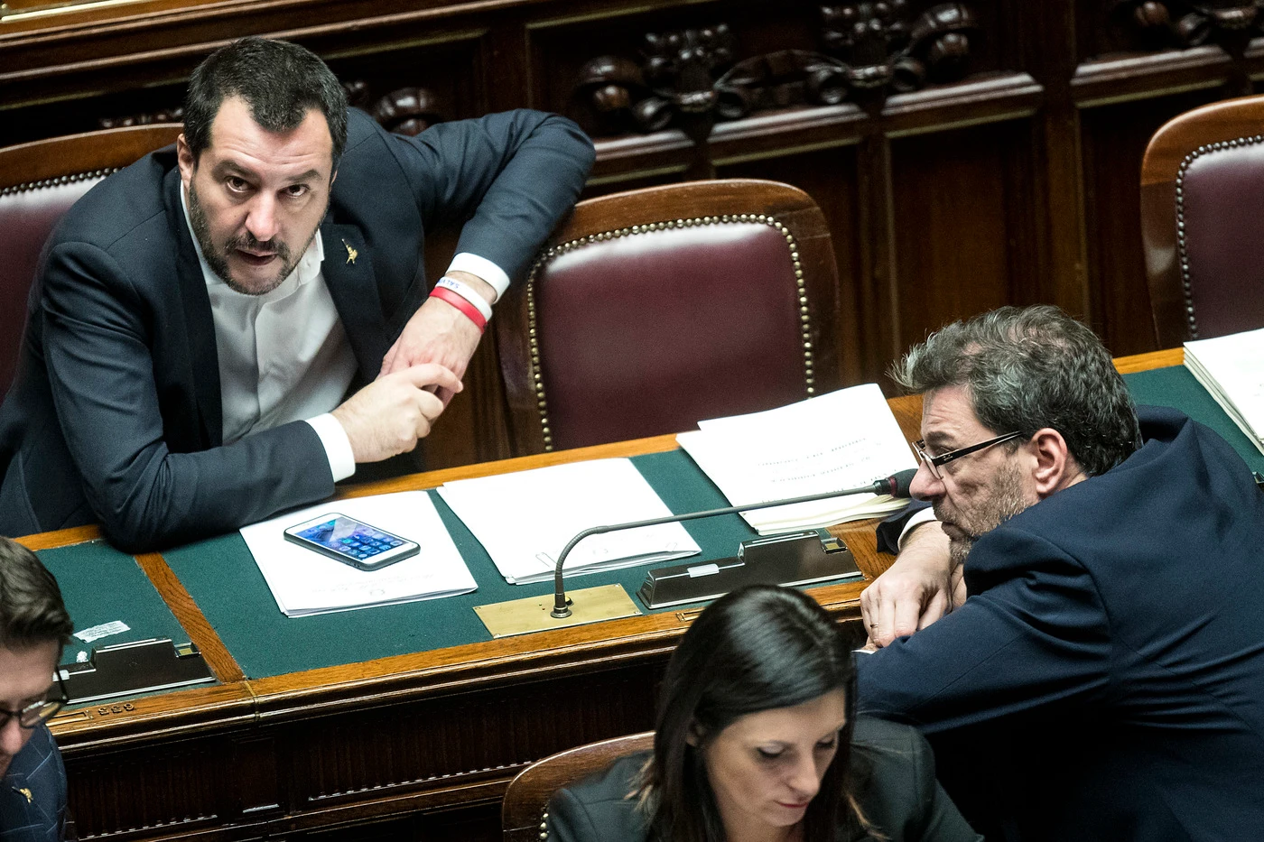 Matteo Salvini e la cena coi big leghisti, retroscena: "Scegli, non c'è molto tempo". La mossa che spiazza