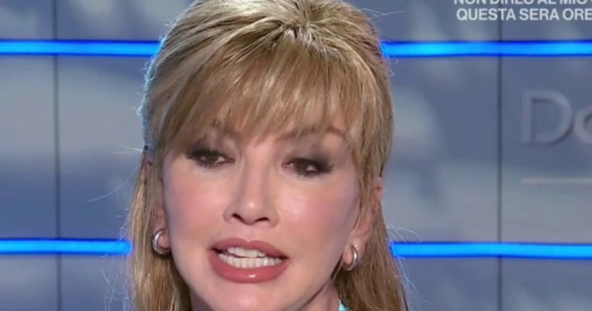 Domenica In, Milly Carlucci in studio così: prego? Occhio a come si è vestita