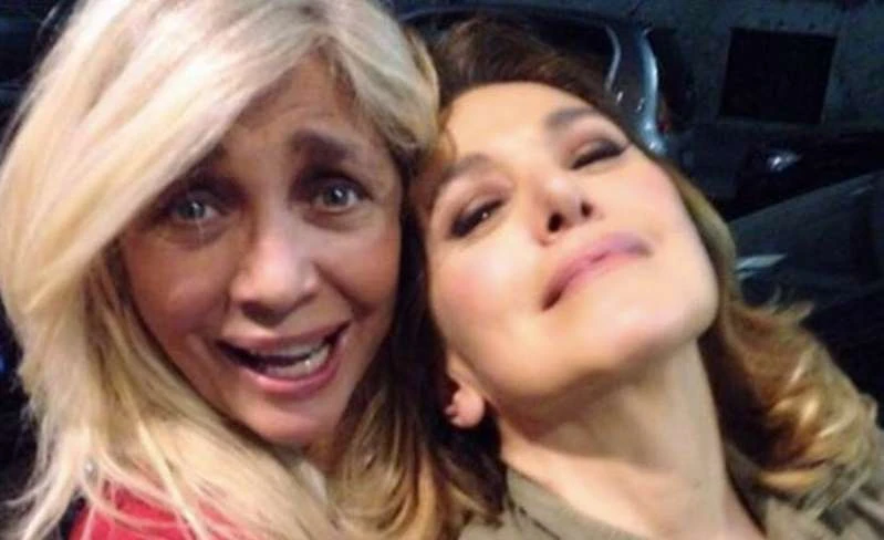 Domenica In, Mara Venier durissima: "Miseria umana". Degenera la lite con la D'Urso, finisce in disgrazia