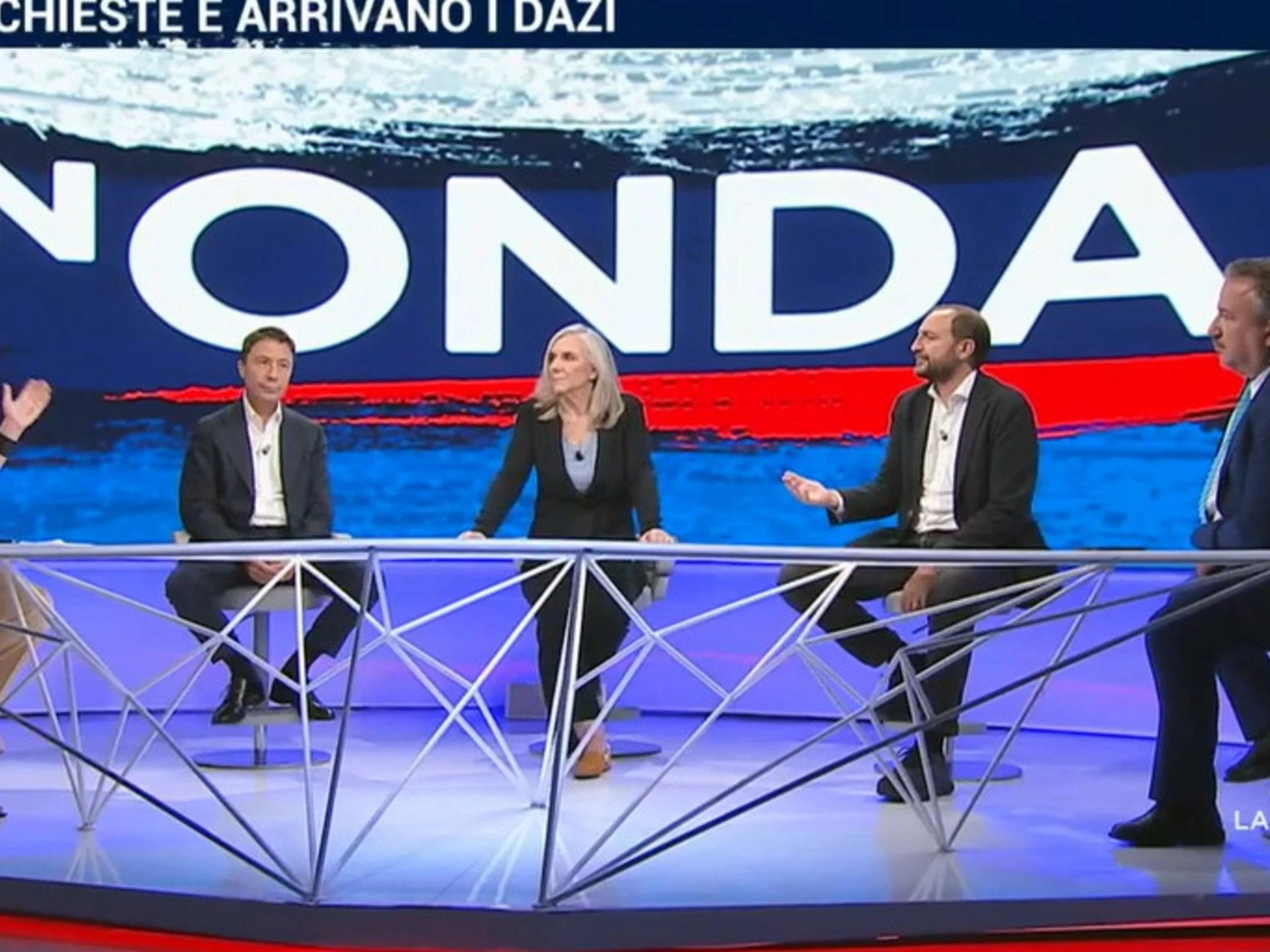 In Onda, Fittipaldi attacca Meloni e Bocchino lo zittisce