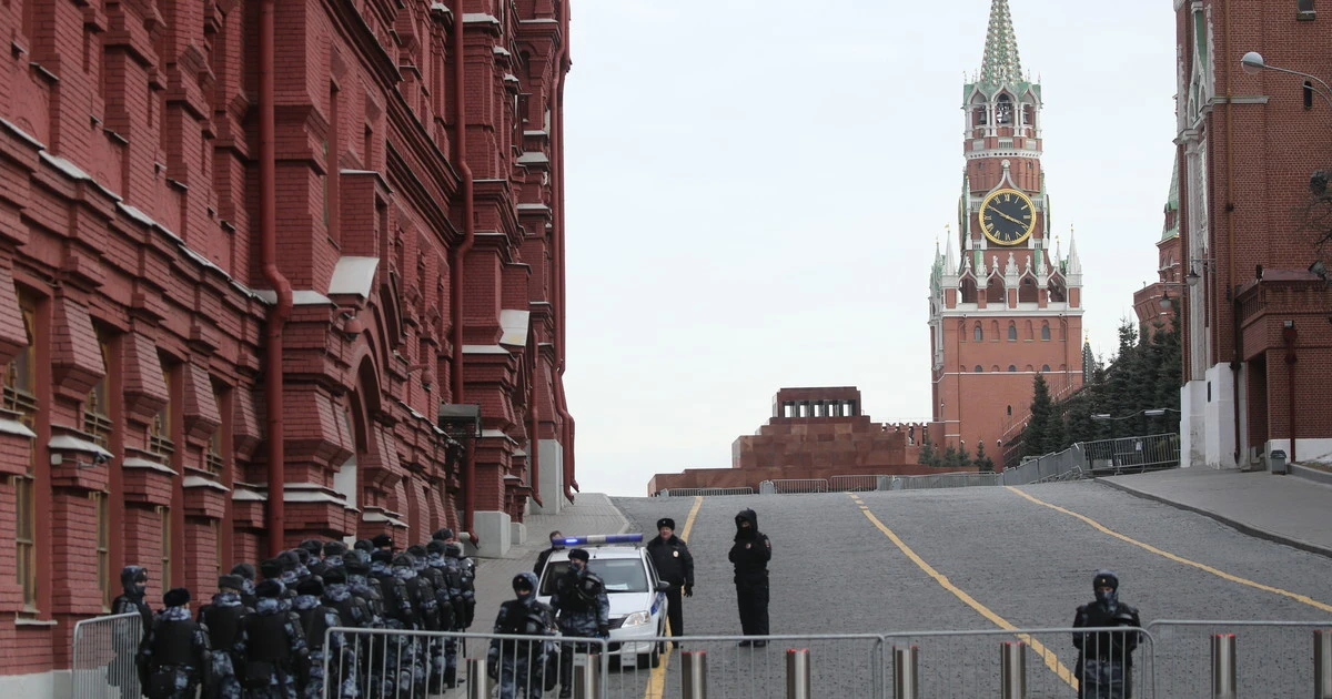 Vladimir Putin? Se un paese è in crisi fa la guerra: alle origini dell'invasione in Ucraina