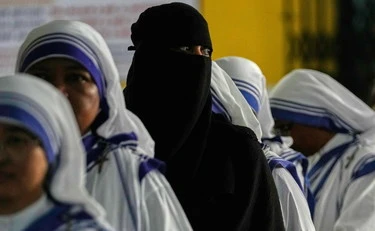  Se le donne di sinistra difendono pure il burqa