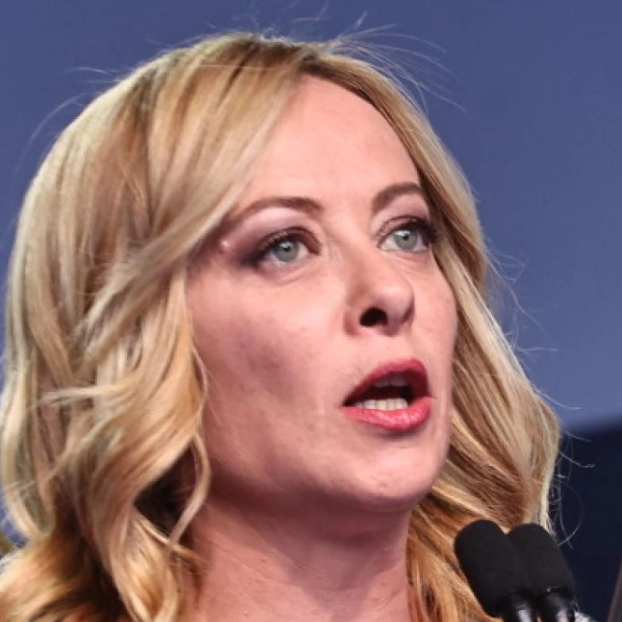 Giorgia, Togliatti e la solitudine di Elly