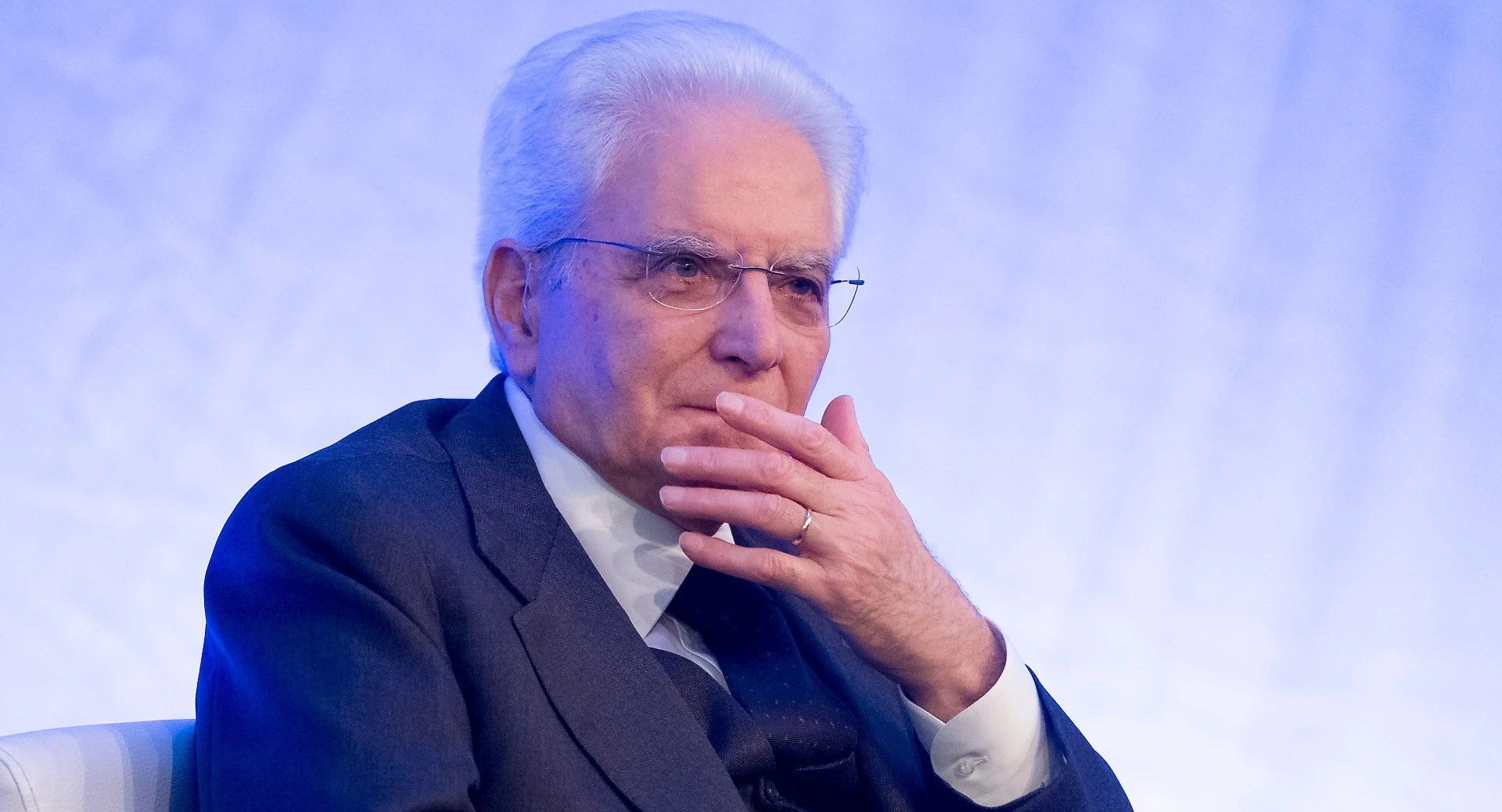 Manovra, si muove Sergio Mattarella: quelle due pesantissime cene con il capo dello Stato