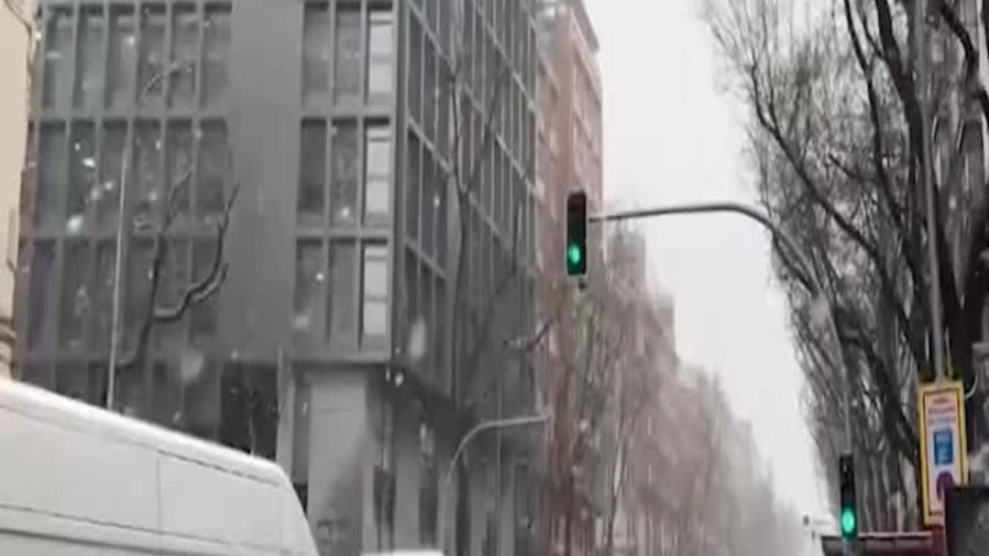 Spagna, Madrid sferzata da neve e vento