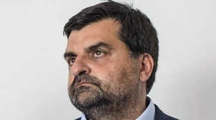 Caso Luca Palamara, spunta un chiosco in Sardegna. Usava un commercialista amico come prestanome in cambio di favori