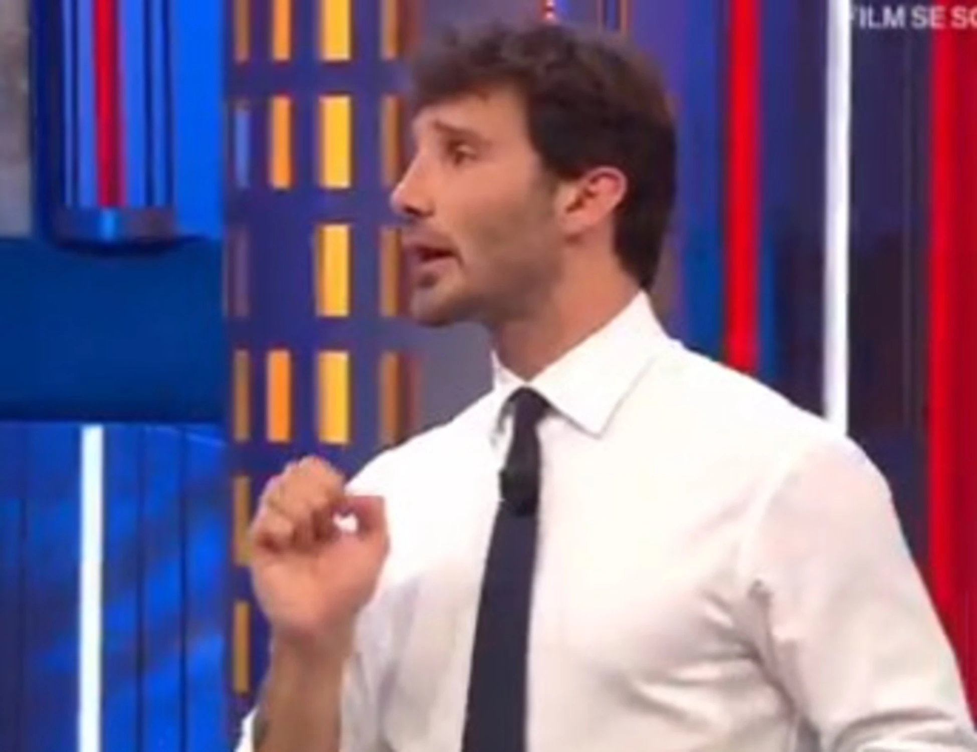 Affari Tuoi, Stefano De Martino perde le staffe col pubblico: "Allora ragazzi..."