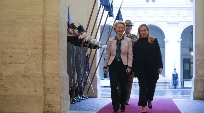 Giorgia Meloni mette il Re Europa a nudo: tutte le colpe della sinistra