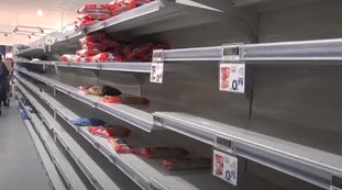 Coronavirus, a Napoli torna il terrore del lockdown: supermercati presi d'assalto