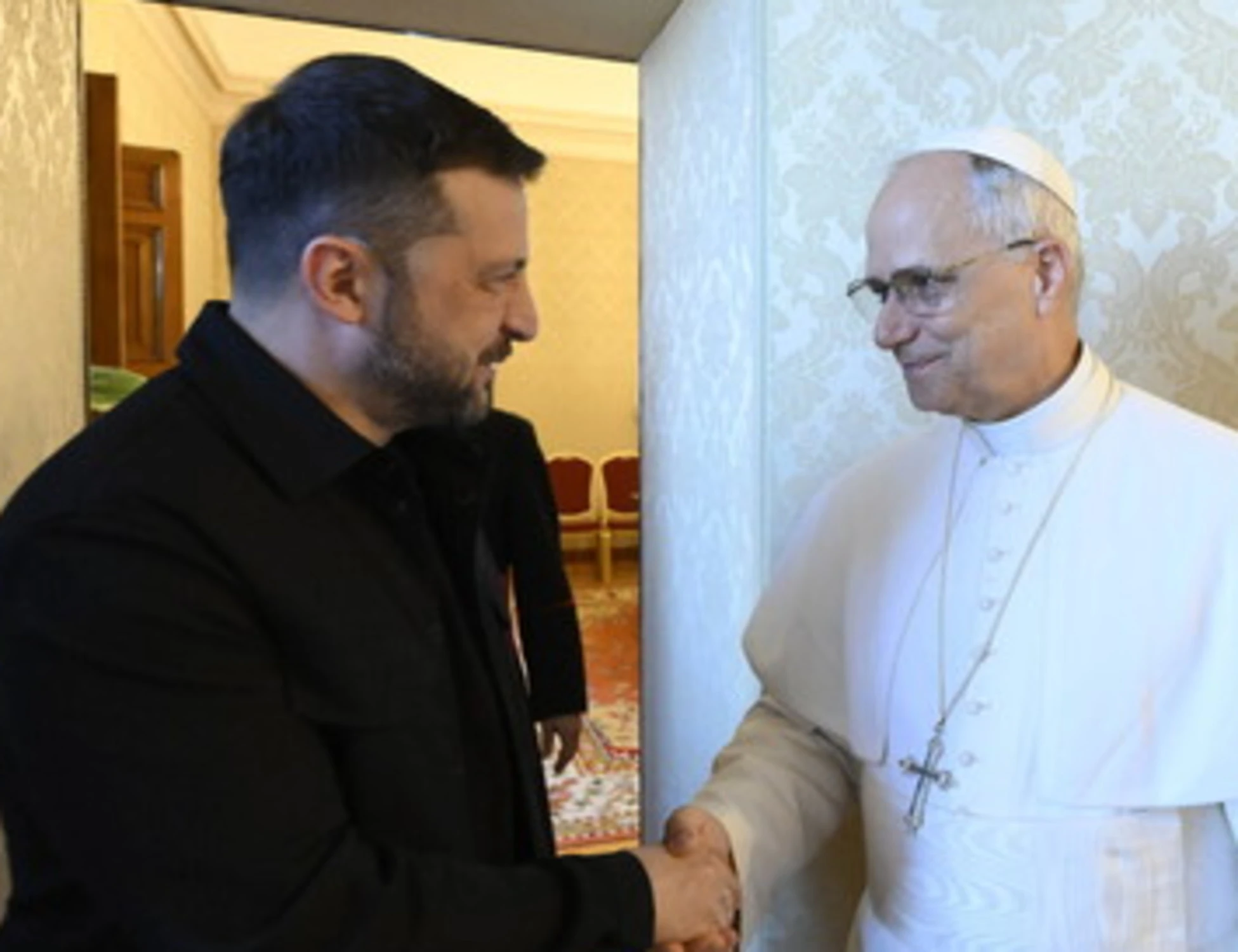 Leone XIV incontra Zelensky: "Vaticano a disposizione per i negoziati"