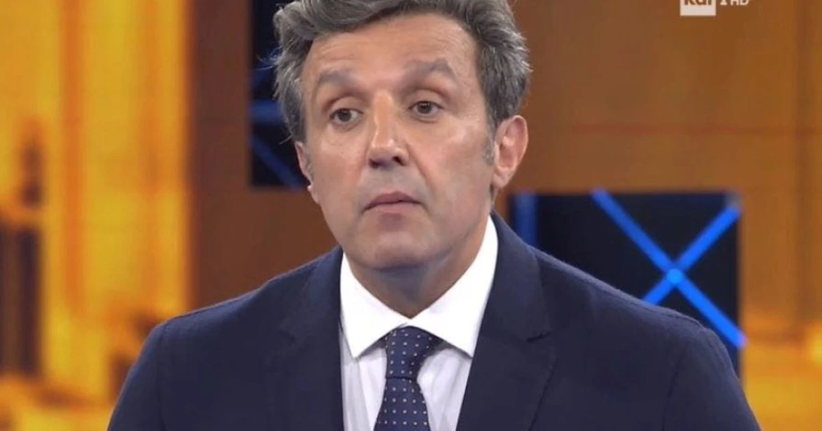 L'Eredità, Flavio Insinna guarda dritto in camera: "L'importante è che...", un momento clamoroso