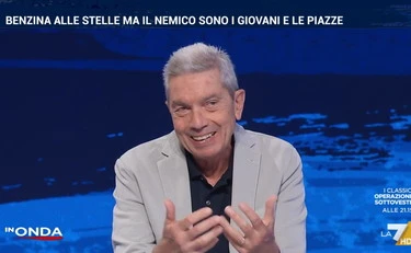 In Onda, Padellaro inchioda la sinistra: "PerchÃ© tacciono sulle violenze?"