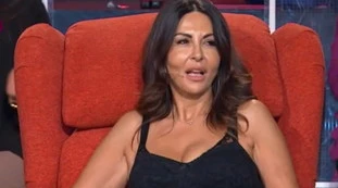 Sabrina Ferilli e il nudo integrale a Tu si que vales: roba a luci rosse