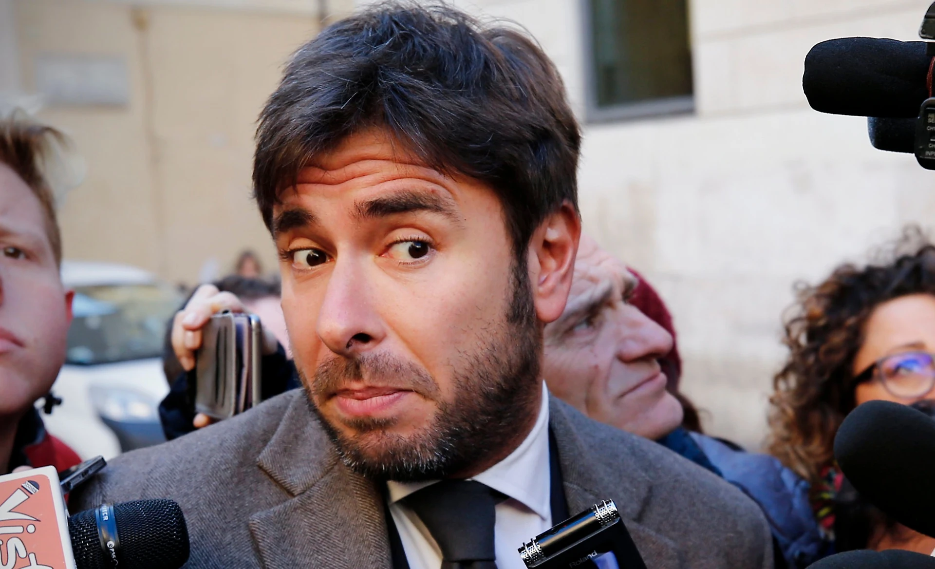 Alessandro Di Battista, il vergognoso sfregio a Matteo Salvini: "Perché lo fai? Torna in te"
