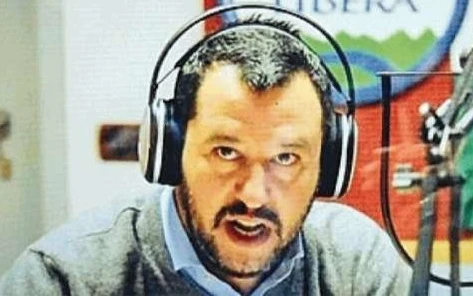 Matteo Salvini, ultimo appello: "Non rompo con Silvio Berlusconi, ma ci dia l'appoggio esterno". Siluri su Mattarella e Di Maio