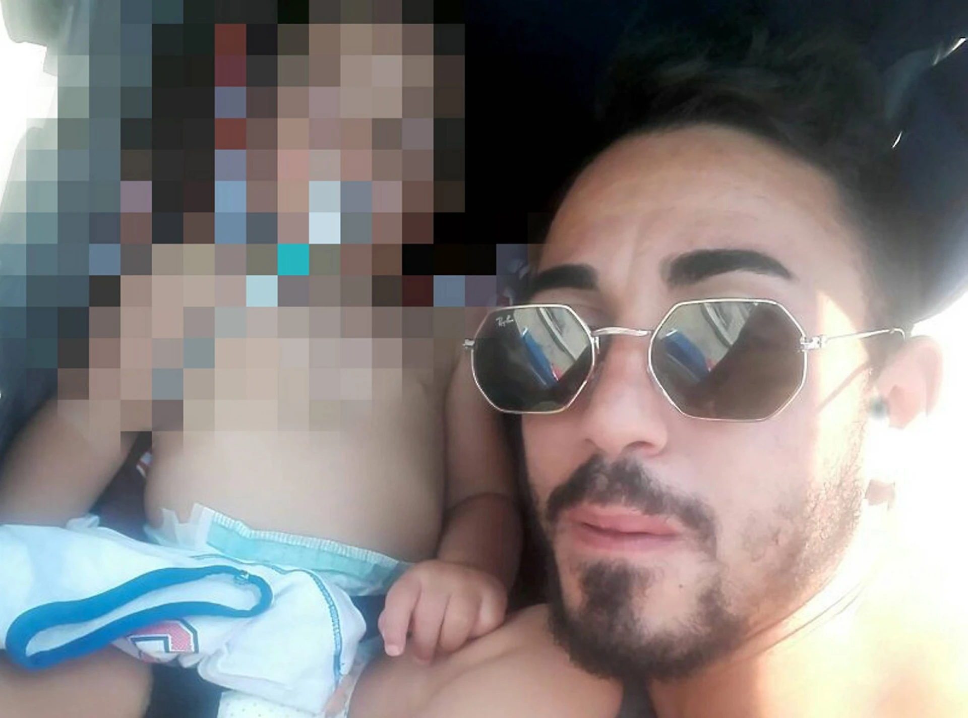 Napoli, il bambino ucciso: arrestato il compagno della madre: perché ha massacrato i due fratellini