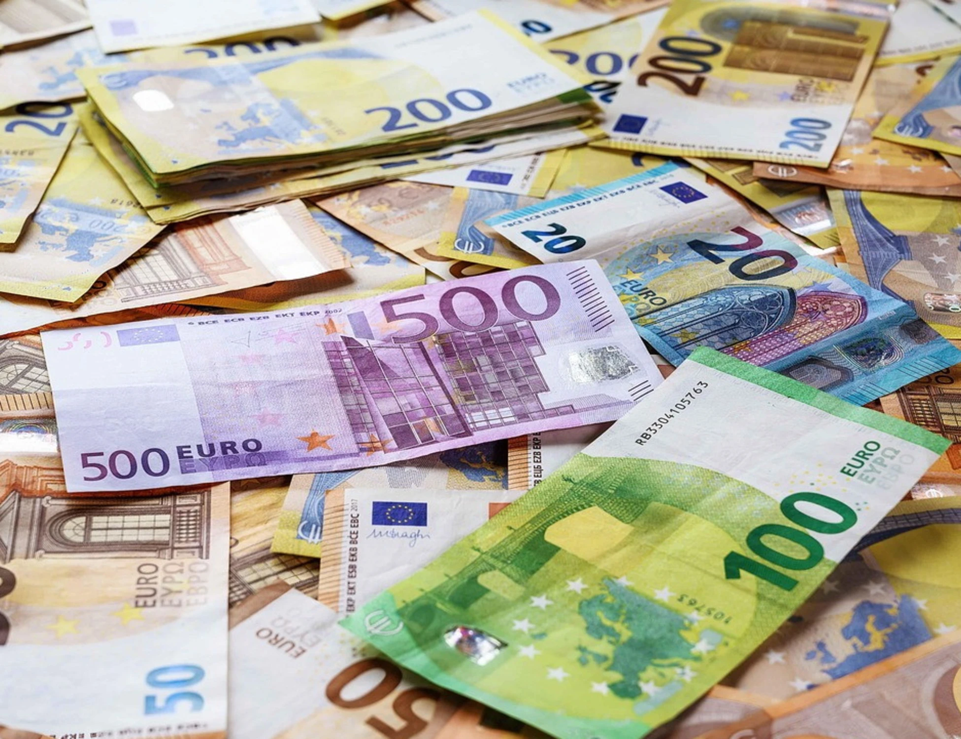 Bce, la dritta: "Quanti soldi-cash tenere in casa per 72 ore"