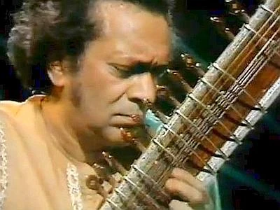 Addio a Ravi Shankar, il sitar che incantò i Beatles e che suonò a Woodstock