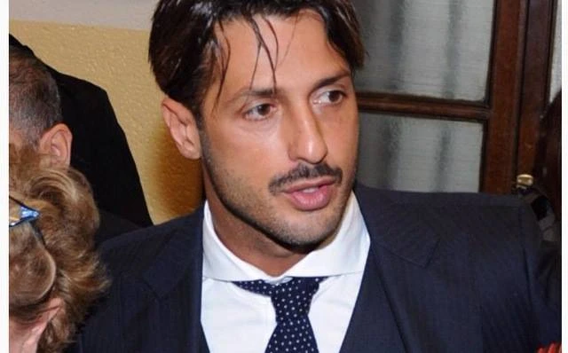Fabrizio Corona, l'avvocato rivela: "Come lo ha ridotto lo choc del carcere", spaventoso