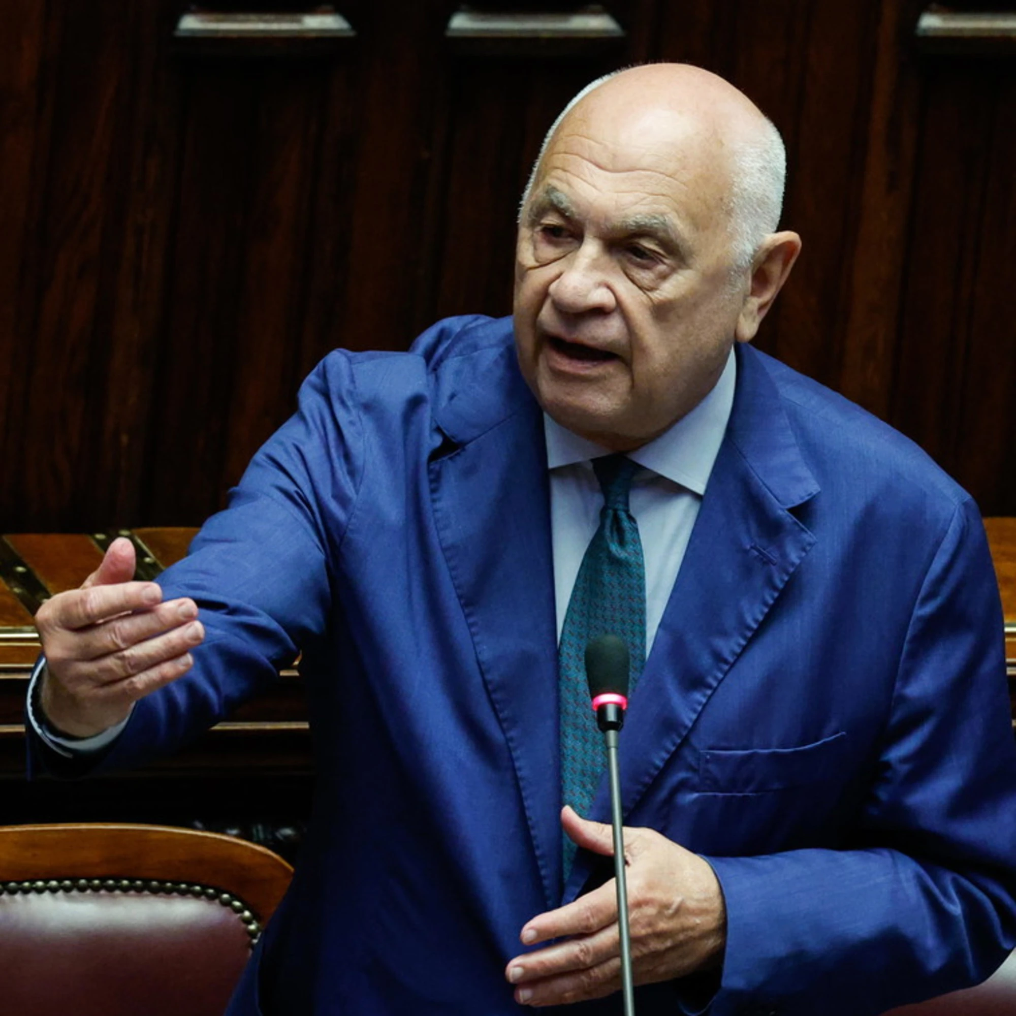 Le Corti danno giudizi sulle leggi e criticano l'operato del governo nel silenzio di tutti