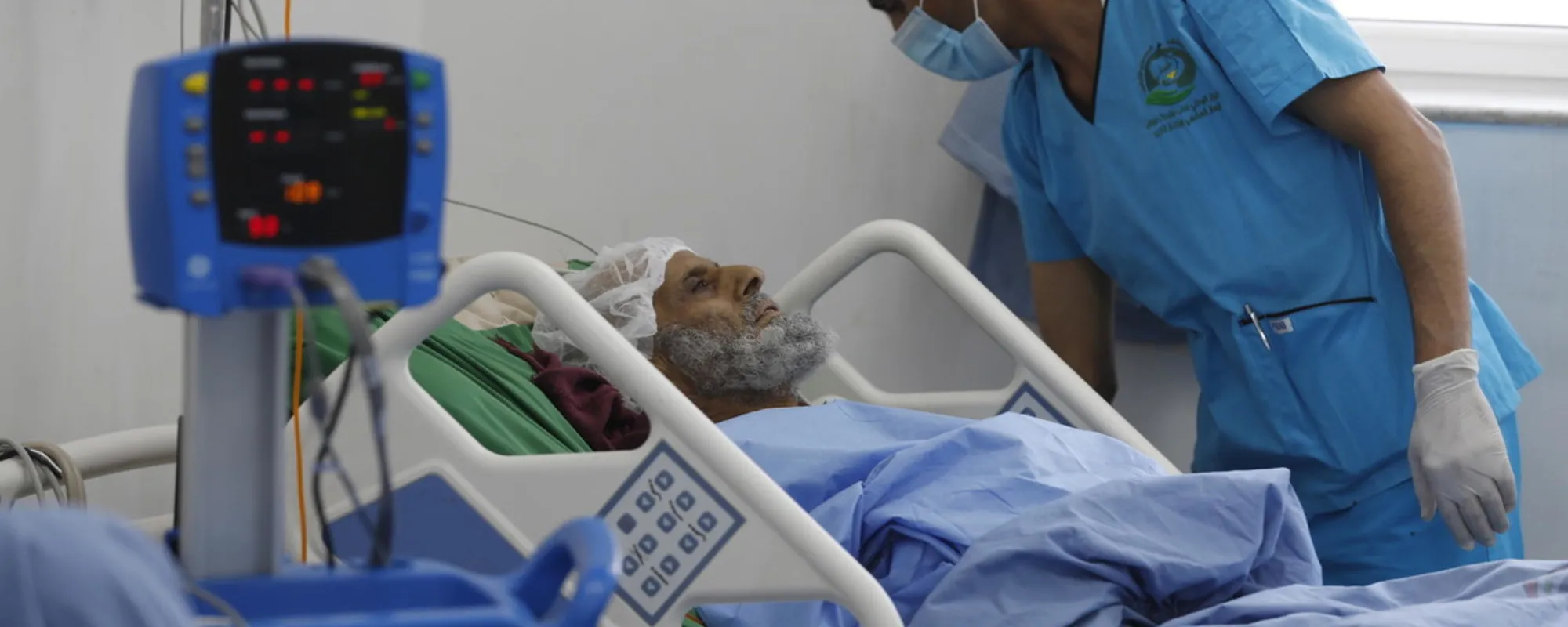 Genitali in faccia all'86enne: orrore del marocchino in corsia