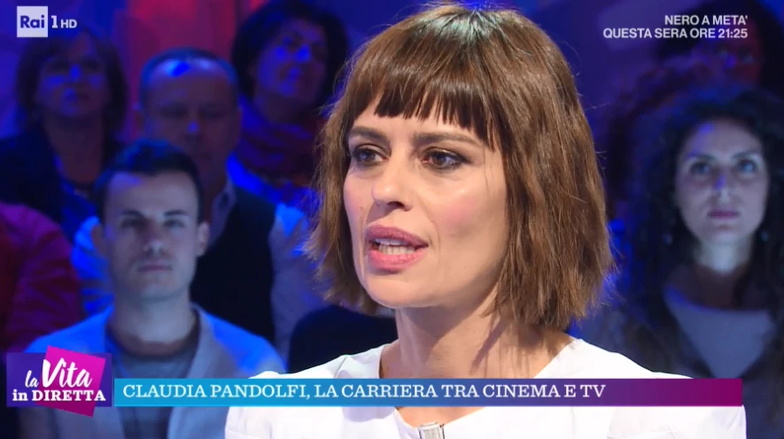 La Vita in Diretta, Tiberio Timperi e la domanda scomoda a Claudia Pandolfi: occhio alla risposta