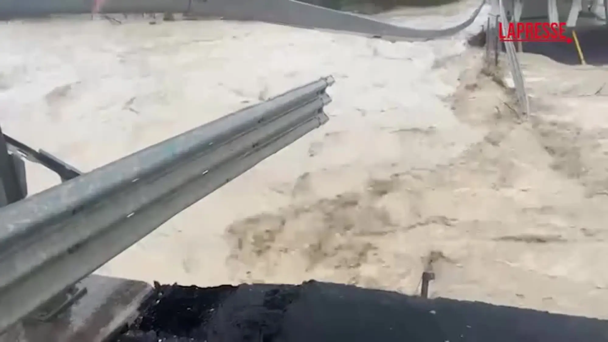 Maltempo, crolla il ponte sul Trigno tra Abruzzo e Molise