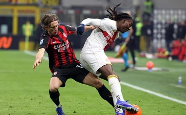 Milan, col Genoa a San Siro finisce 1 a 1: l'Inter prima scappa