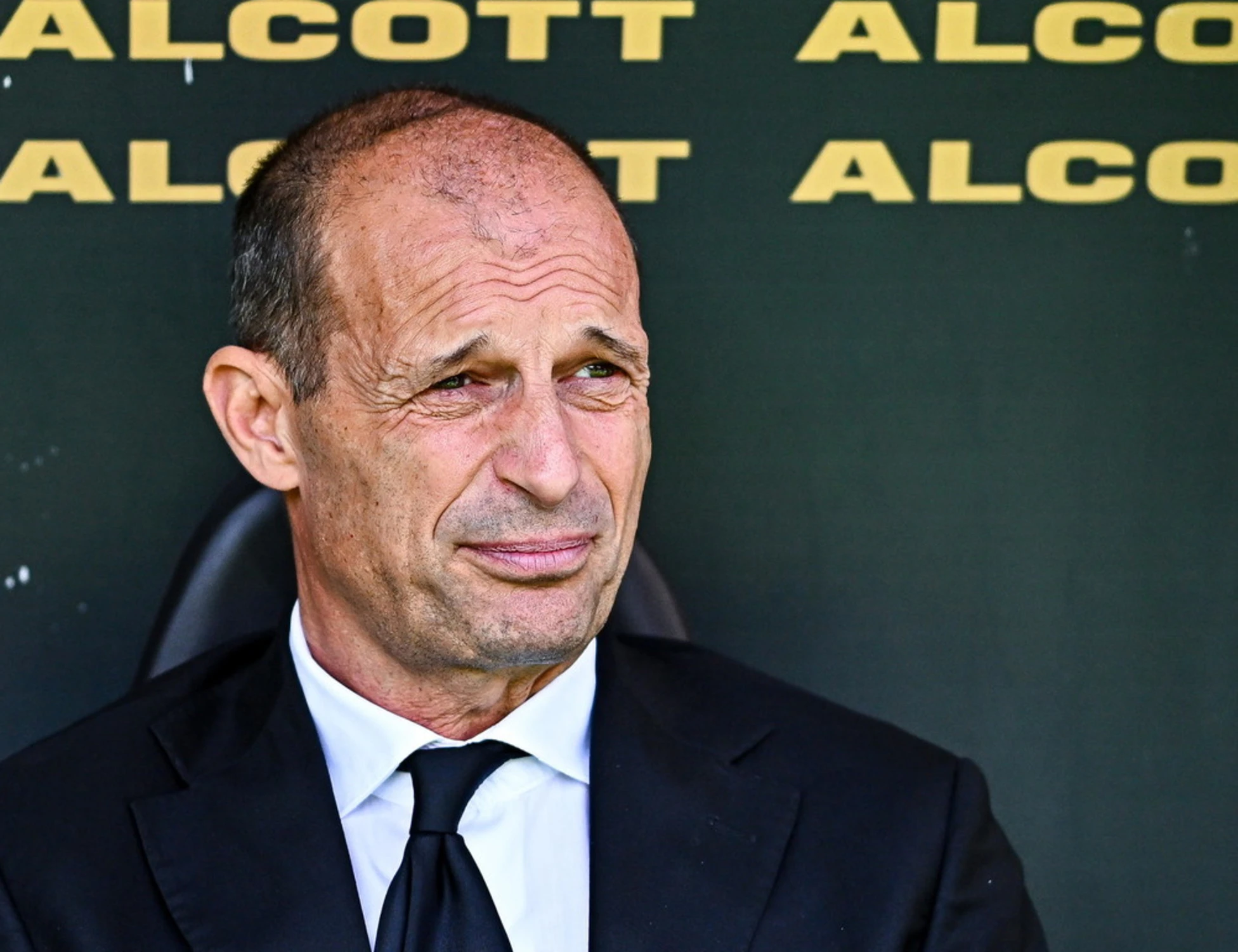 Max Allegri firma col Napoli: clamoroso, cosa gli mette in mano De Laurentiis