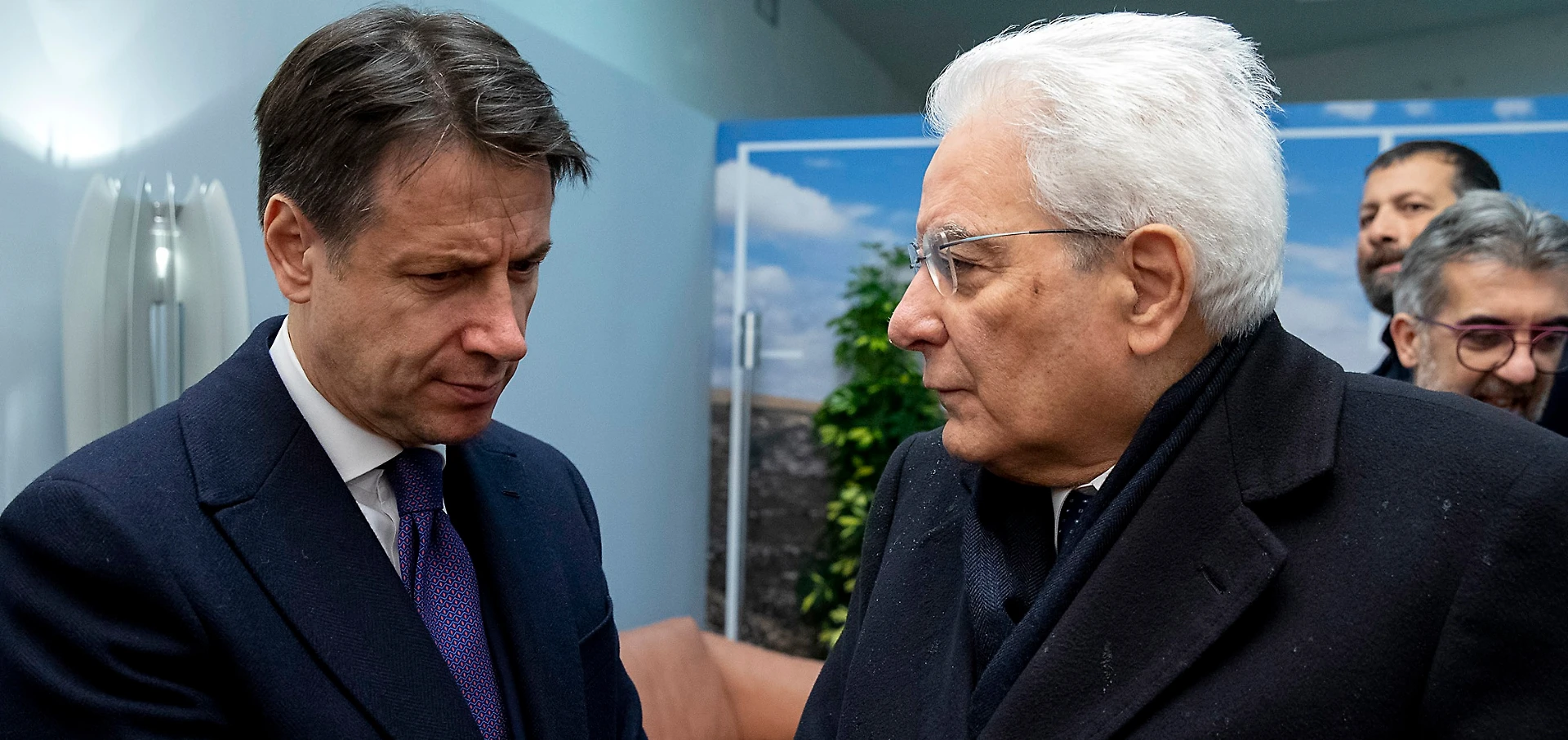 Sergio Mattarella furioso con Giuseppe Conte per la crisi francese: perché non gli ha telefonato