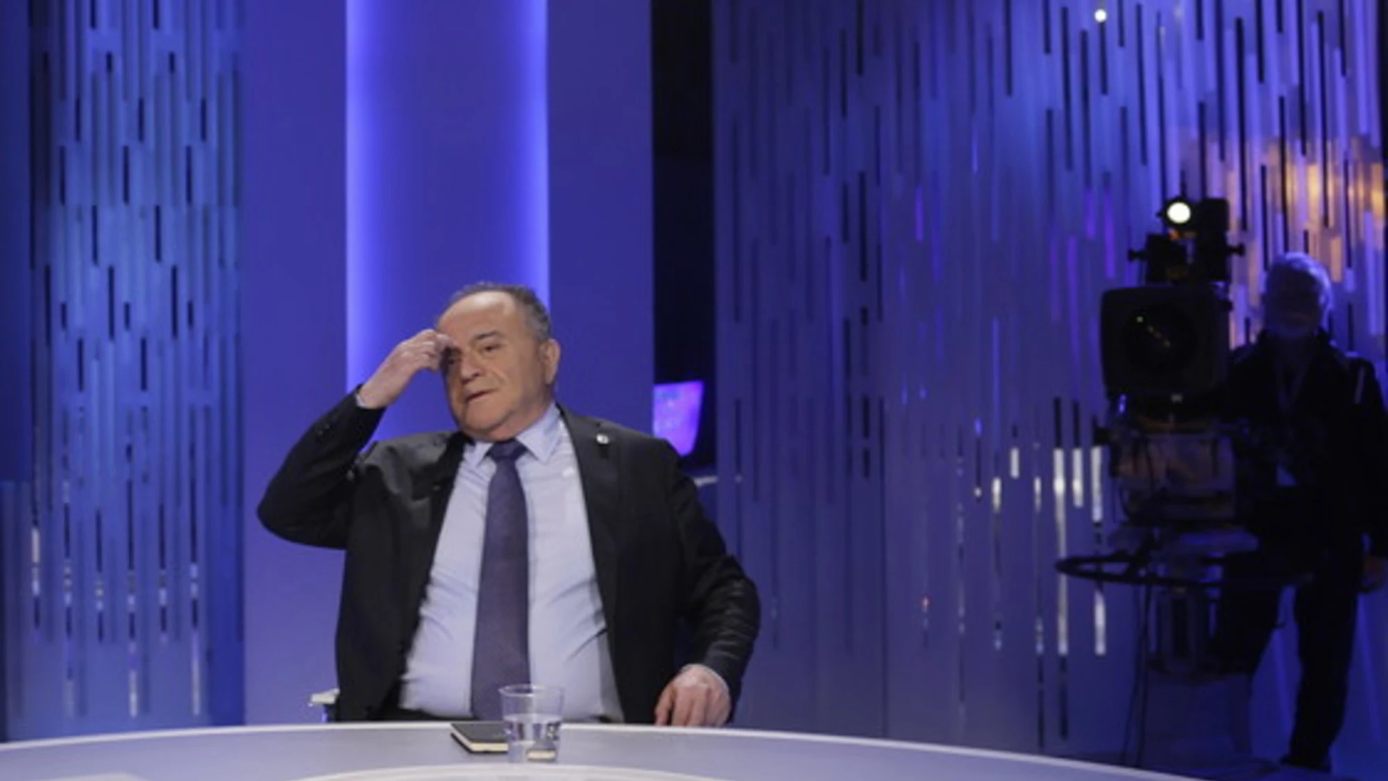 Nicola Gratteri per evitare i reati vuol bloccare il Paese