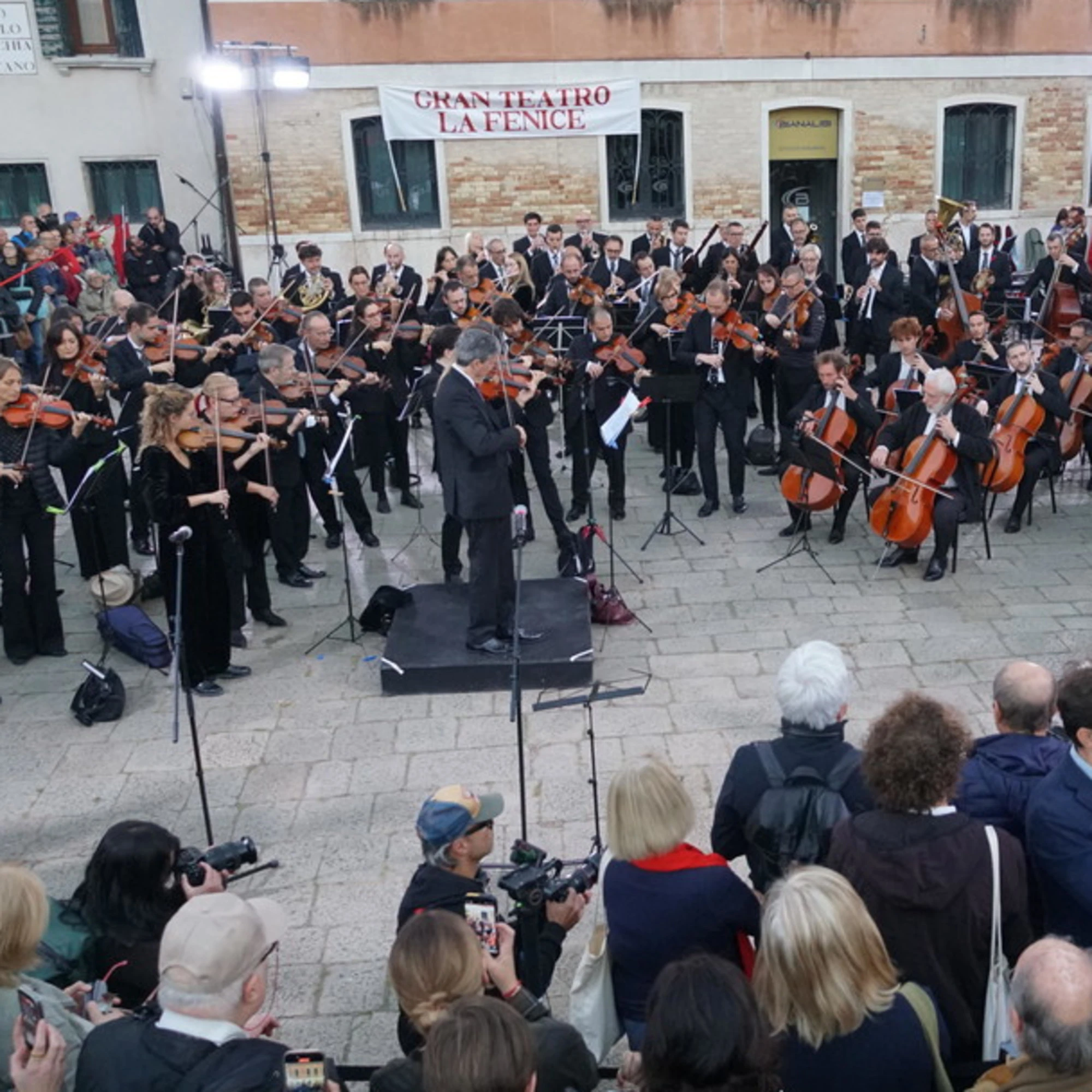 Quanti privilegi per gli orchestrali contro Beatrice Venezi