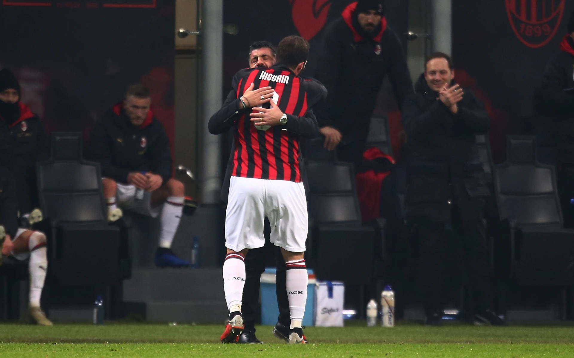 Milan, Gattuso ritrova Higuain e salva il posto: 2-1 contro la Spal
