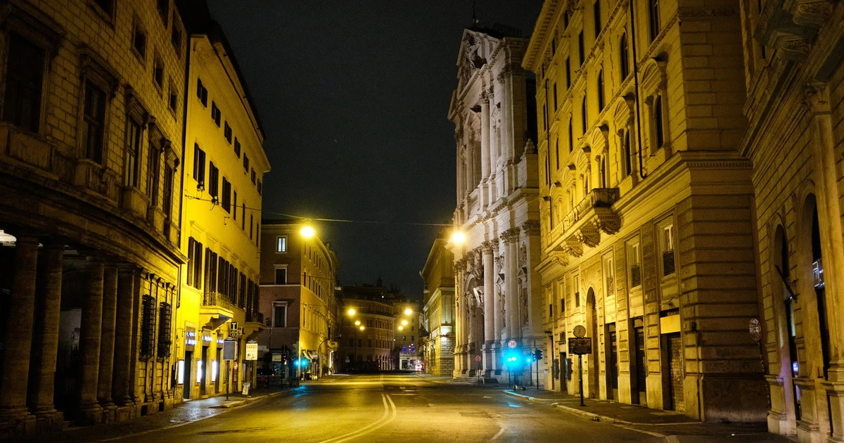 Lockdown, Francesco Boccia: "Non si escludono chiusure fino a tre settimane in alcuni territori"