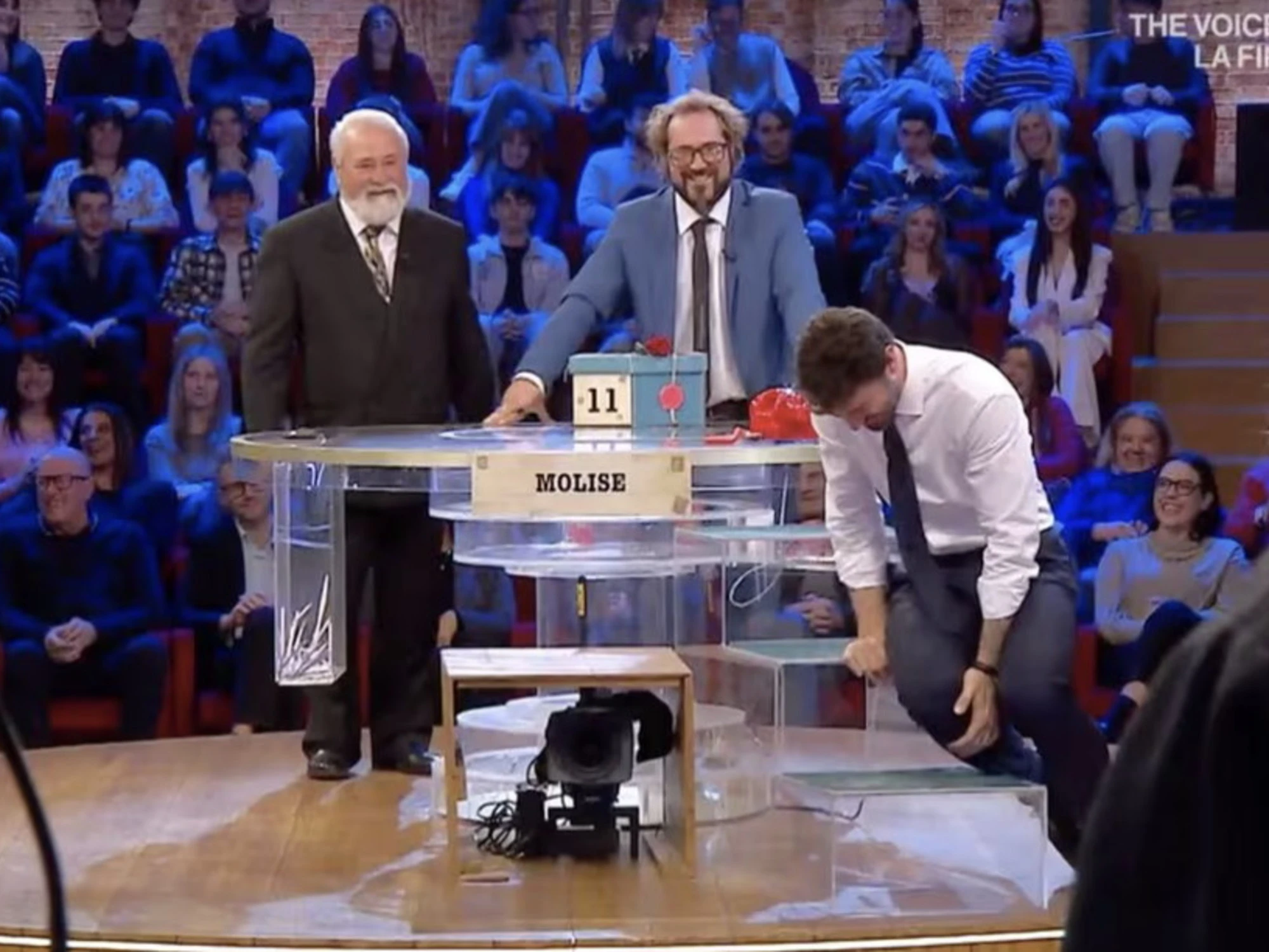 De Martino ferma tutto