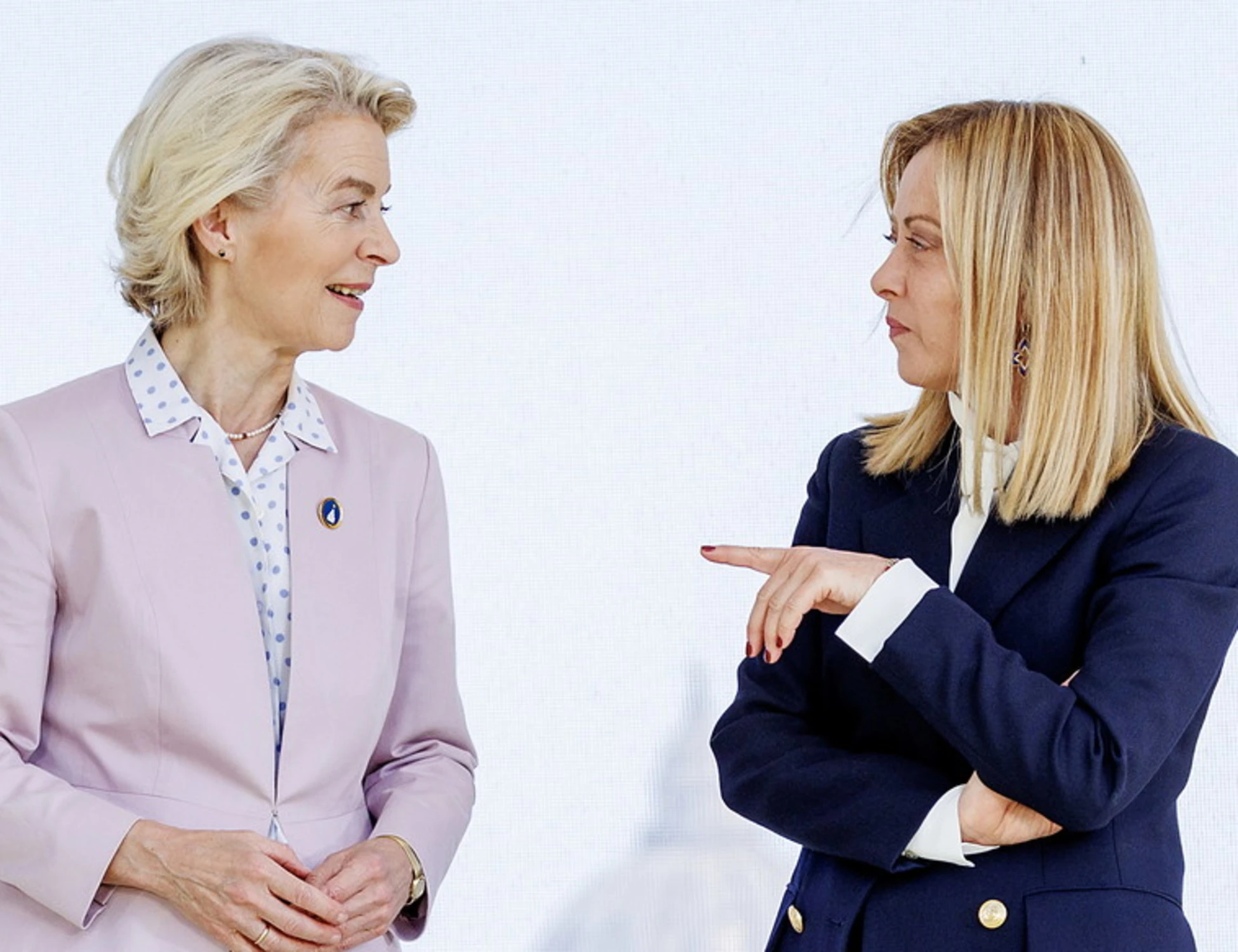 Giorgia Meloni scrive a Von der Leyen: "La deroga del Patto di stabilità sia estesa all'energia"