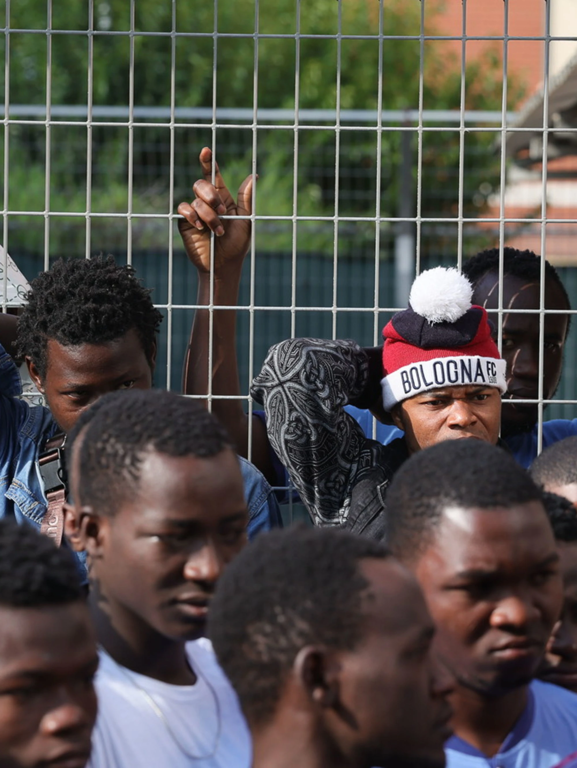 Immigrazione, FdI: ai richiedenti asilo spiegare non solo i diritti, ma anche i doveri