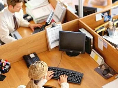 Aria troppo inquinata in ufficio, più di 30 inquinanti presenti in ambiente indoor