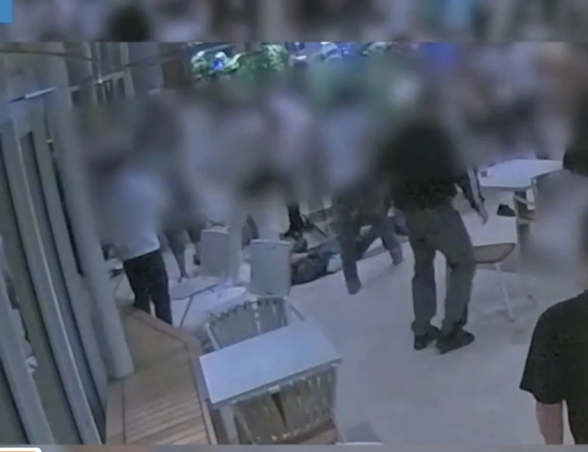 Palermo, maxi-rissa tra giovani sulla nave da crociera: volano tavoli e sedie